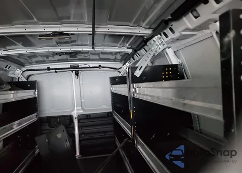 2023 Chevrolet Express G2500 из США, поврежденный, VIN 1GCWGAFP5P1135849